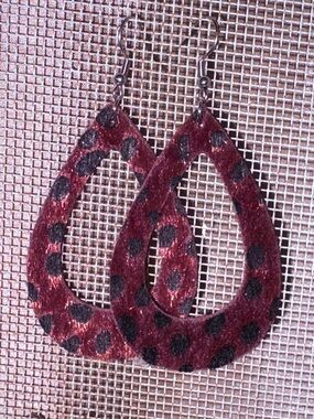 2 pairs of Women’s Teardrop Leopard Print Earrings - Burgundy